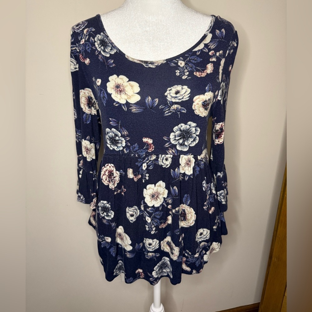 Threads Studio Navy Blue Floral Top | Women’s Size Small